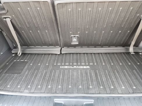 Used 2023 Toyota Highlander XSE image 38