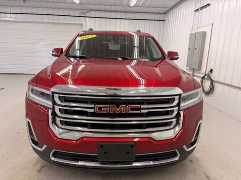 Used 2023 GMC Acadia SLT AWD/4WD image 2