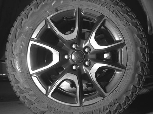 Used 2025 Jeep Compass Trailhawk image 15