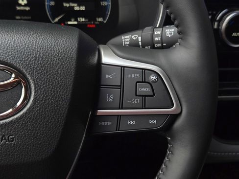 Certified 2026 Toyota Highlander Limited AWD/4WD image 22