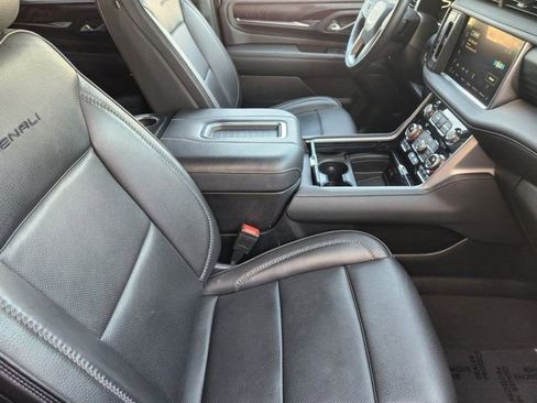 Used 2024 GMC Yukon Denali image 19