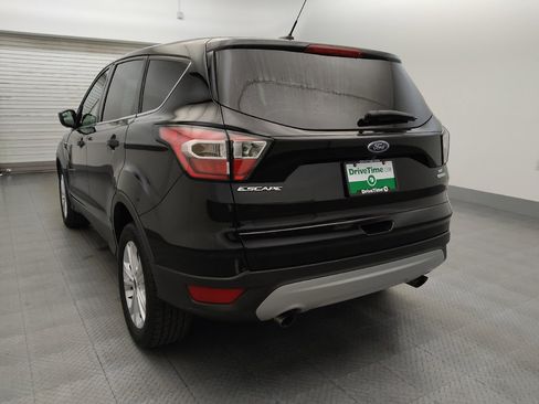 Used 2017 Ford Escape SE FWD image 5