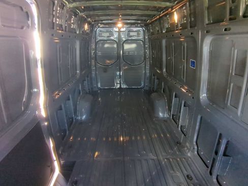 Used 2025 Mercedes-Benz Sprinter 2500 image 5