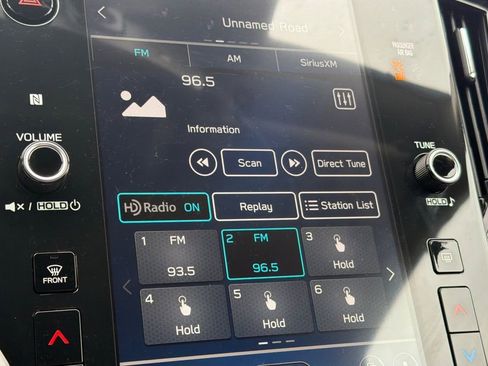 Used 2024 Subaru Outback Premium image 15