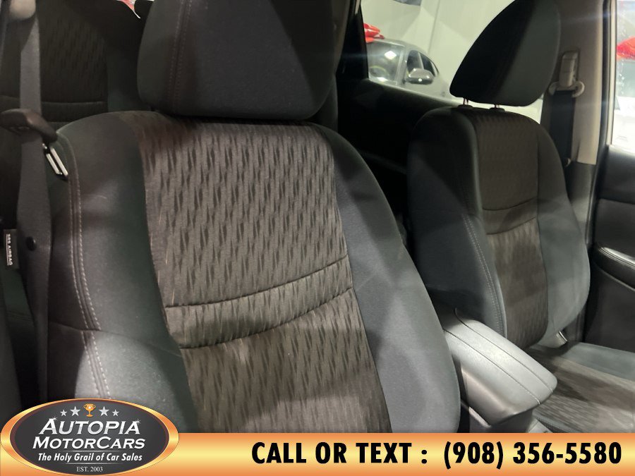 Used 2017 Nissan Rogue SV AWD/4WD image 13
