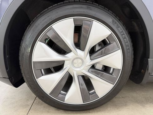 Used 2023 Tesla Model Y Long Range AWD/4WD image 7