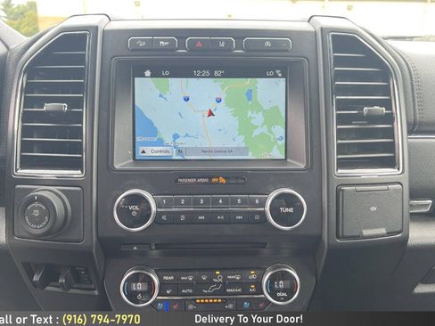Used 2018 Ford Expedition Limited w/ Equipment Group 301A AWD/4WD image 18