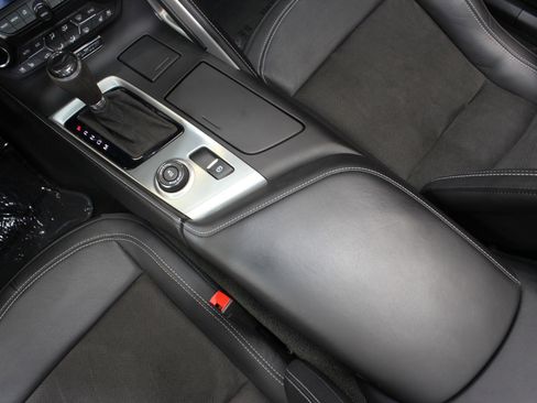 Used 2018 Chevrolet Corvette Stingray Coupe image 33