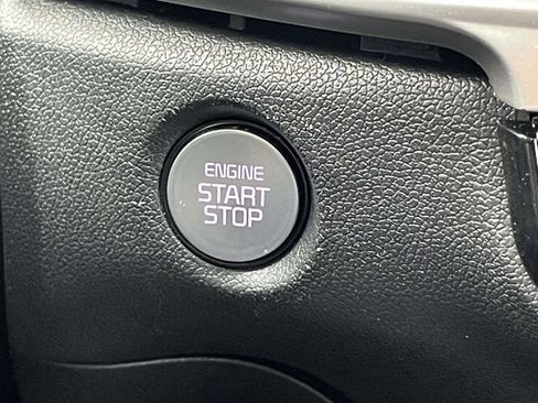 Used 2025 Kia Sorento S image 26