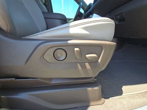 Used 2023 GMC Yukon SLT AWD/4WD image 20
