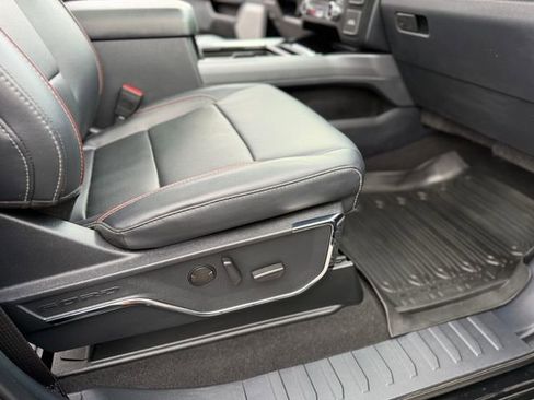 Used 2023 Ford F350 Lariat w/ Tow Technology Package image 37