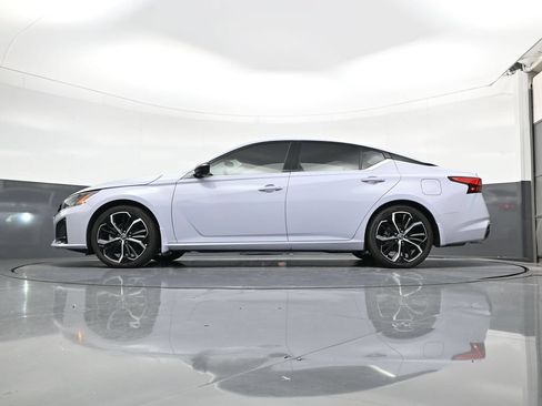 Certified 2025 Nissan Altima 2.5 SR FWD image 22