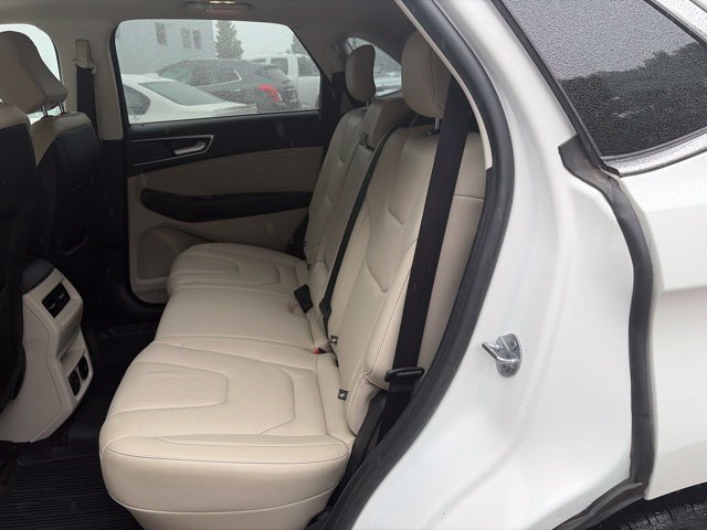 Used 2020 Ford Edge Titanium AWD/4WD image 16