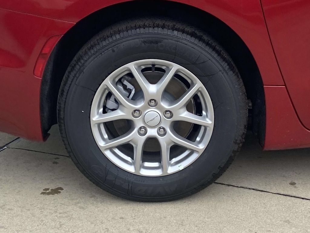 New 2027 Chrysler Pacifica Select FWD image 37
