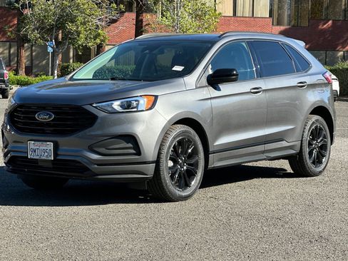 Used 2024 Ford Edge SE w/ Black Appearance Package AWD/4WD image 8