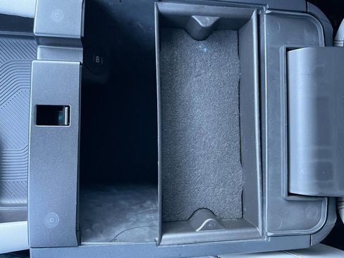 Used 2025 Ford Explorer Active w/ Active Comfort Package image 46