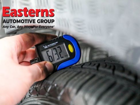 Used 2022 Toyota Prius LE image 24