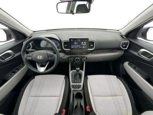 Certified 2025 Hyundai Venue SEL image 13