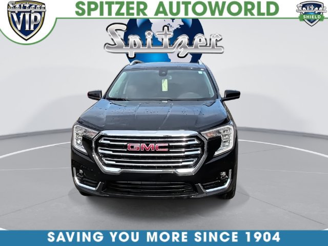 Used 2023 GMC Terrain SLT w/ LPO, Floor Liner Package FWD image 6