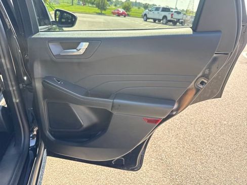 Used 2025 Ford Escape ST-Line Select AWD/4WD image 16