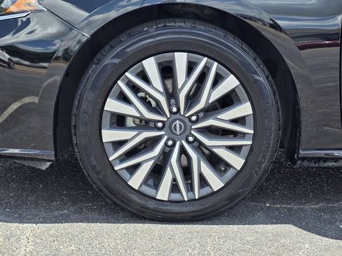 Used 2024 Nissan Altima 2.5 SV FWD image 29