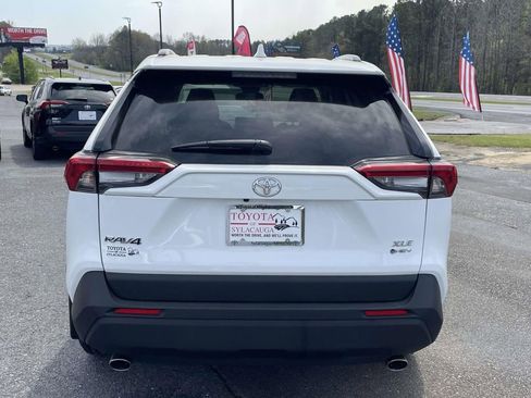 Used 2025 Toyota RAV4 XLE image 3