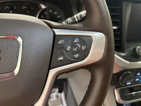 Used 2023 GMC Acadia SLT w/ Preferred Package FWD image 20