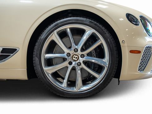 Used 2020 Bentley Continental GT V8 image 21