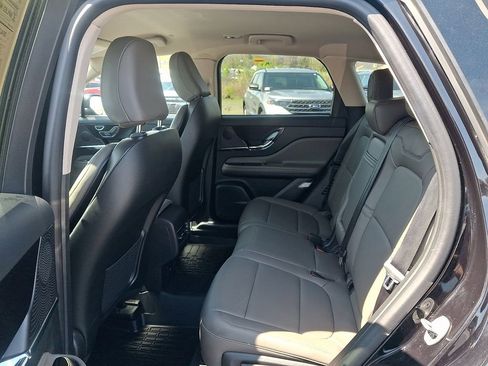 Certified 2023 Lincoln Corsair AWD image 10