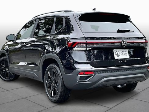 New 2026 Volkswagen Taos SE image 12