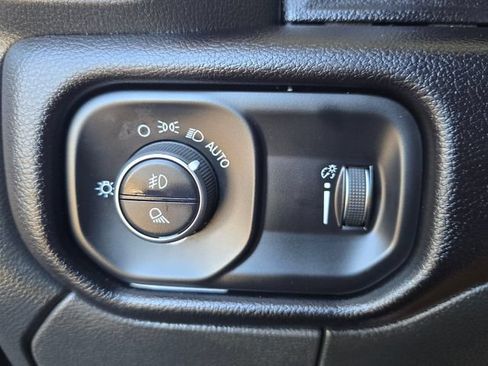 Certified 2025 RAM 2500 Big Horn AWD/4WD image 23