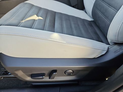 New 2026 Mitsubishi Outlander SE image 24