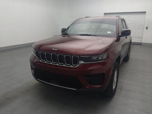 Used 2023 Jeep Grand Cherokee Laredo RWD image 15