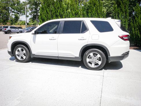 Used 2024 Honda Pilot EX-L image 7