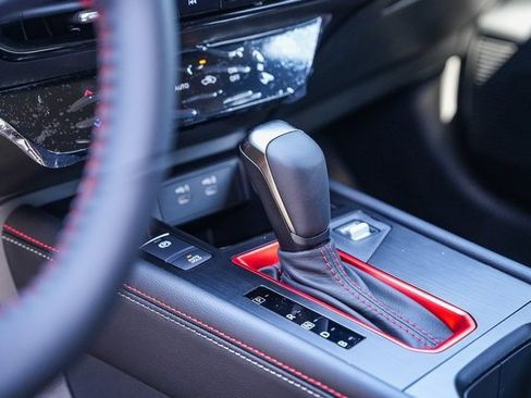 New 2026 Nissan Kicks SR image 20