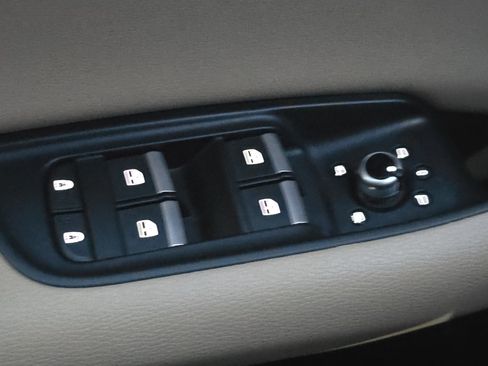 Used 2022 Audi Q7 2.0T Premium w/ Convenience Package image 12