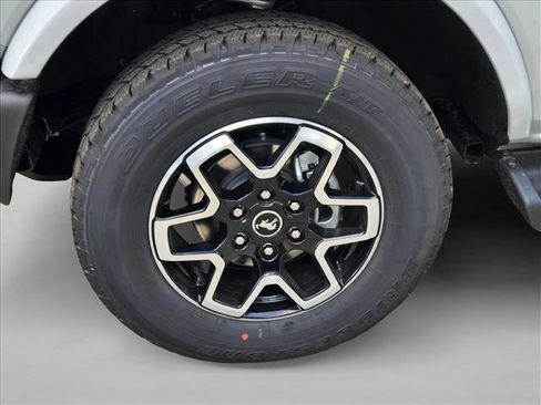 New 2026 Ford Bronco Outer Banks AWD/4WD image 9