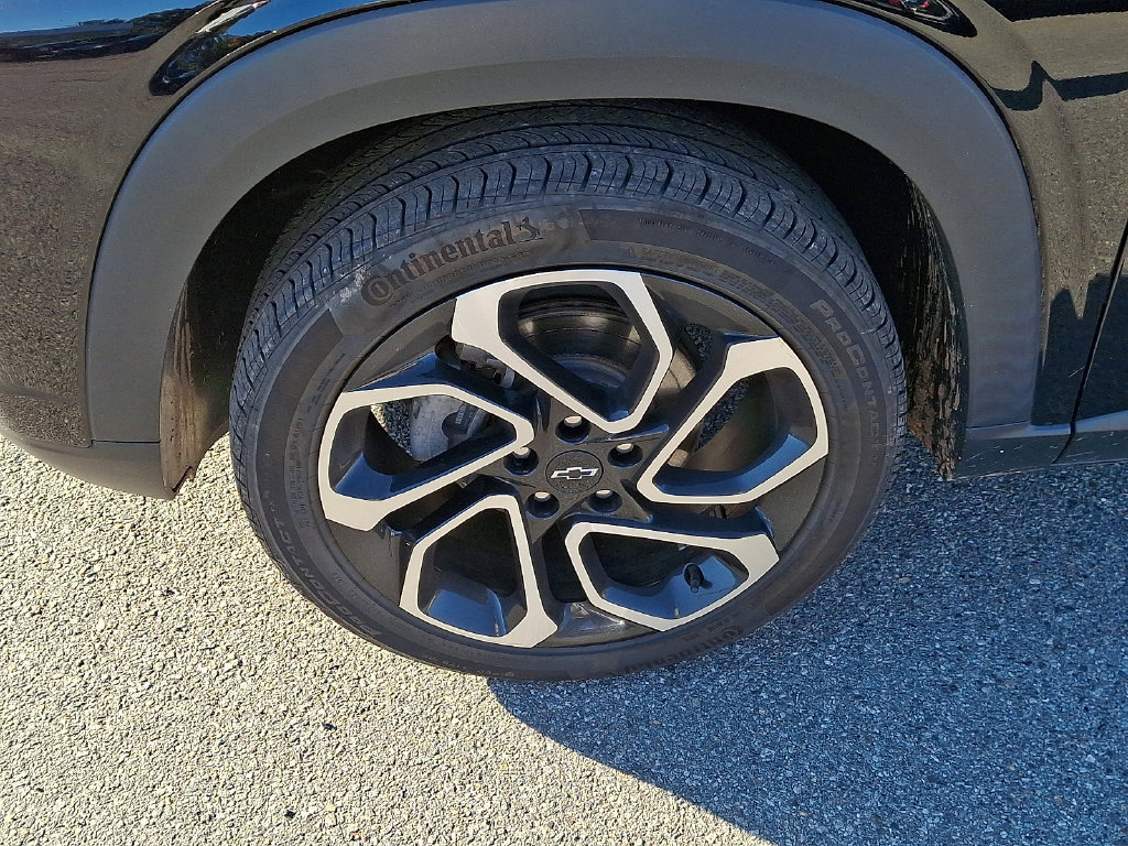 Used 2024 Chevrolet Trax RS w/ Sunroof Package FWD image 13