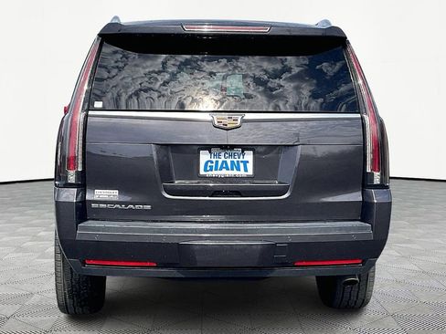 Used 2017 Cadillac Escalade Luxury image 6