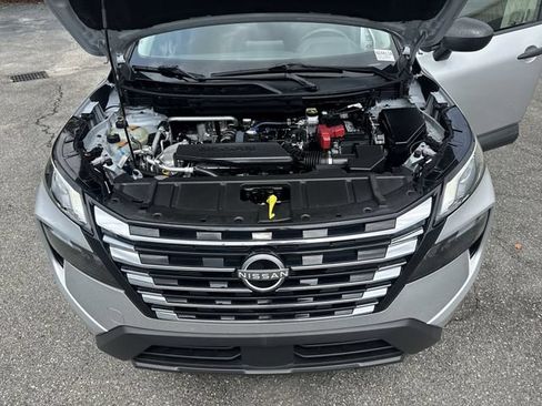 Used 2025 Nissan Rogue S FWD image 29