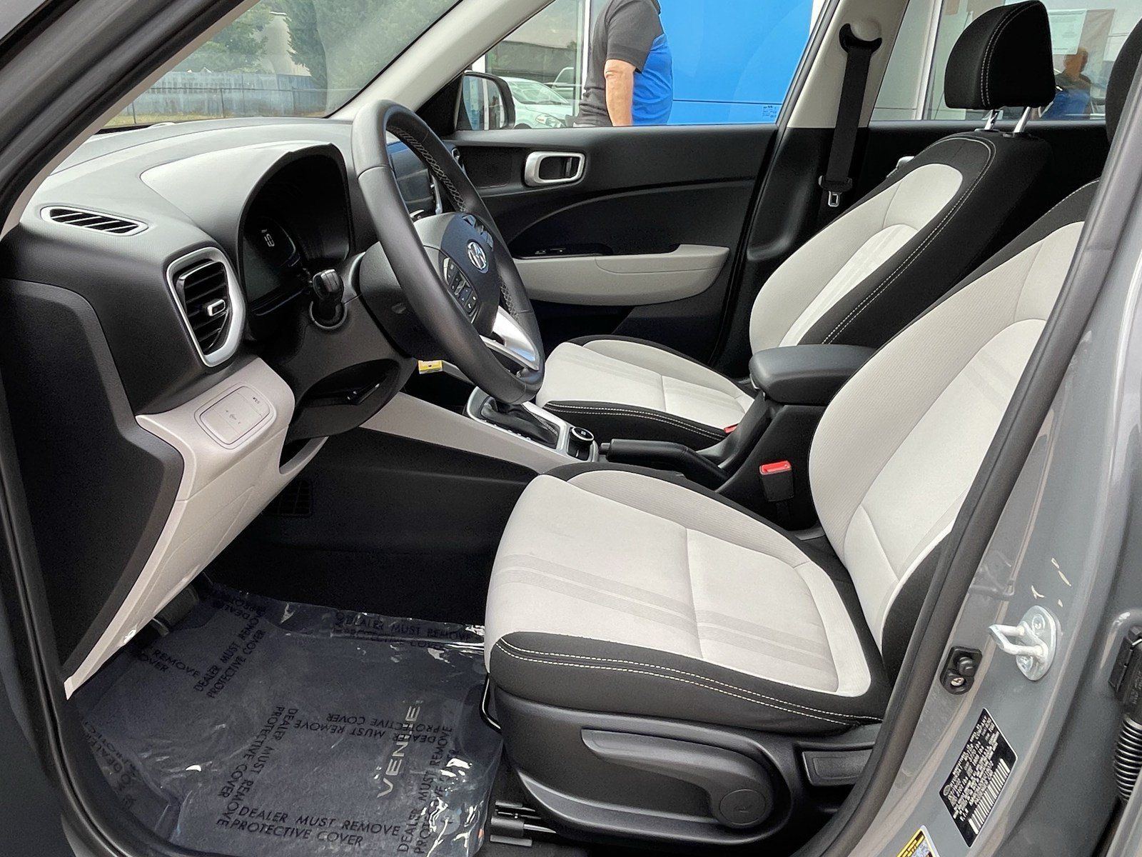 Used 2023 Hyundai Venue SEL FWD image 11