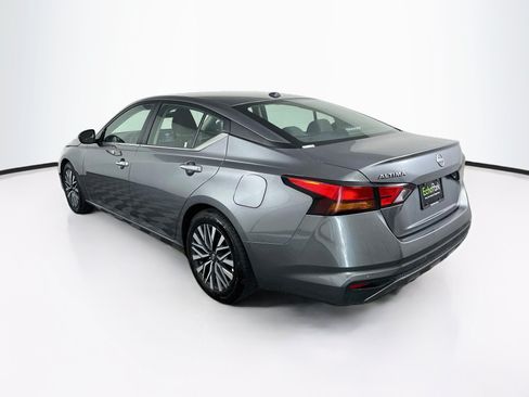 Used 2025 Nissan Altima 2.5 SV FWD image 5