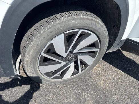 Used 2025 Volkswagen Atlas SE image 11