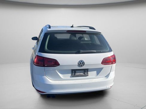 Used 2017 Volkswagen Golf SE image 18