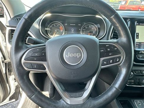 Used 2019 Jeep Cherokee Limited w/ Technology Group image 28