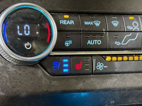 Used 2021 Ford Expedition Max XLT RWD image 19