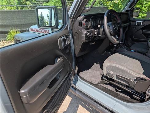 Used 2025 Jeep Wrangler Unlimited Rubicon AWD/4WD image 29