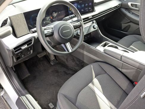 Used 2025 Hyundai Sonata SEL FWD image 16