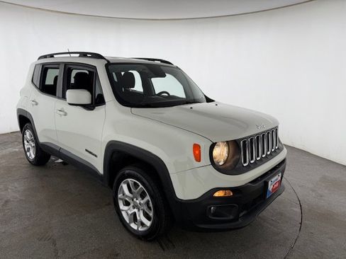 Used 2015 Jeep Renegade Latitude w/ Popular Equipment Group image 3