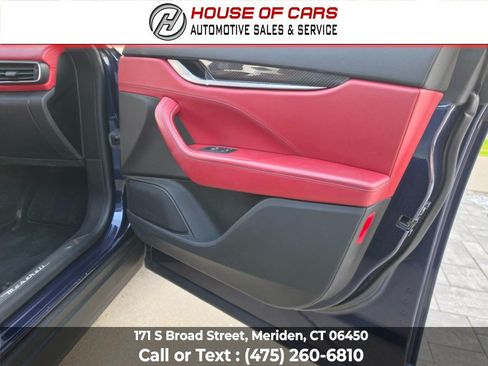 Used 2017 Maserati Levante AWD/4WD image 47